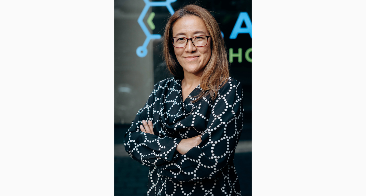 吉田　智賀子
